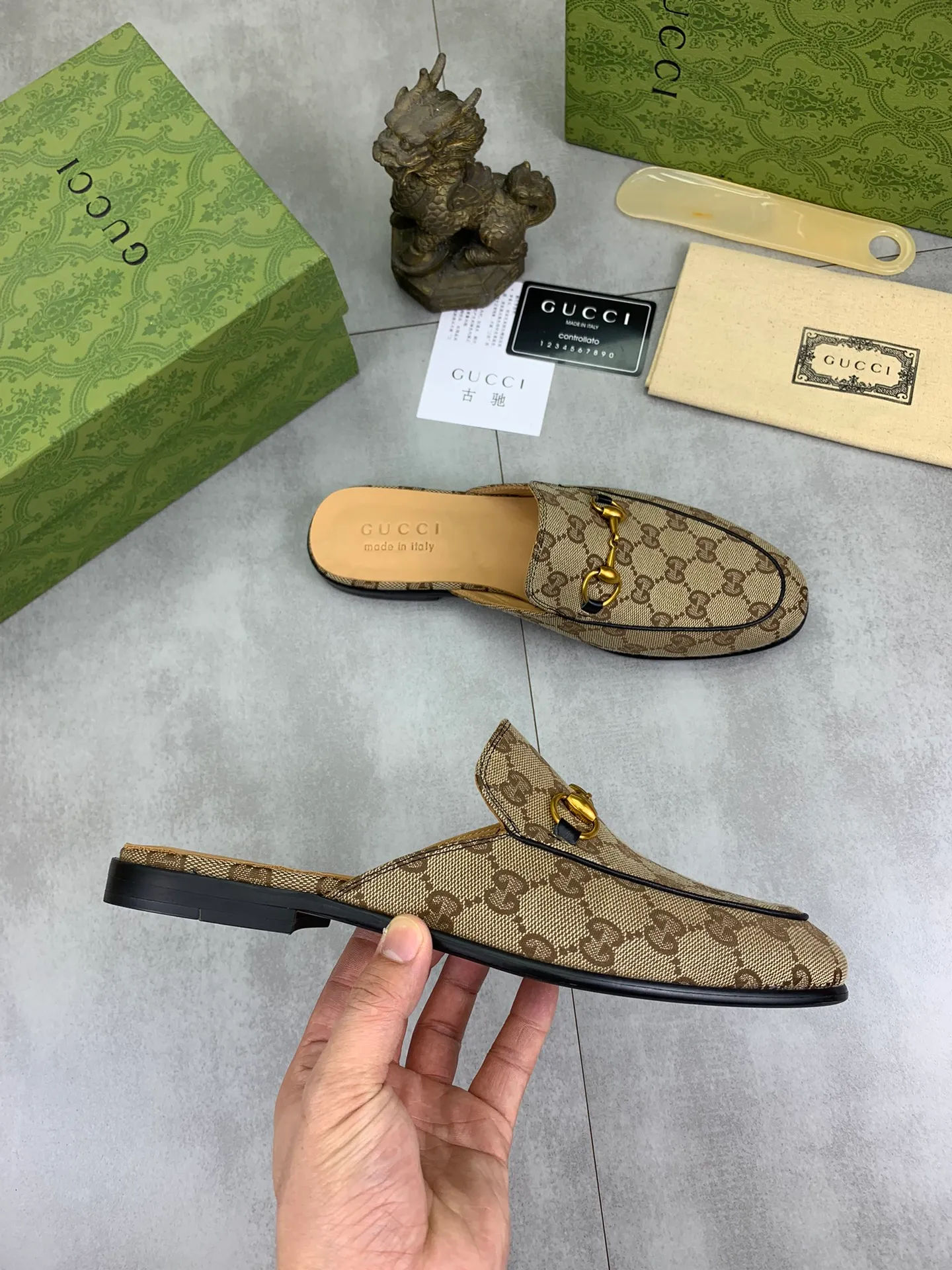 Men's Men's Shoes💰P480💰【New Style】Water-dyed Niuli High Quality Gucci half-drag business leather shoes hot selection (Gucci) official website latest Gucci half-drag 🎁 business leather shoes, hot style 💥 simple and elegant style, exclusive for trendy men. Unique official website latest brand original double G embossing Elements 👑 Original Gucci decoration, fashionable and elegant, fabric original calfskin ✅ Fully imported first-layer cowhide lining, official website designated wear-resistant, rubber business outsole, classic model taken at the counter in real life 🎬Number: 38-44 (45 46 customized) 2⃣️colors available
